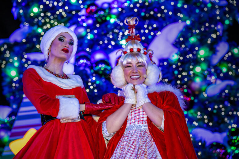 Grinchmas-Holidays-at-USH-2023-4