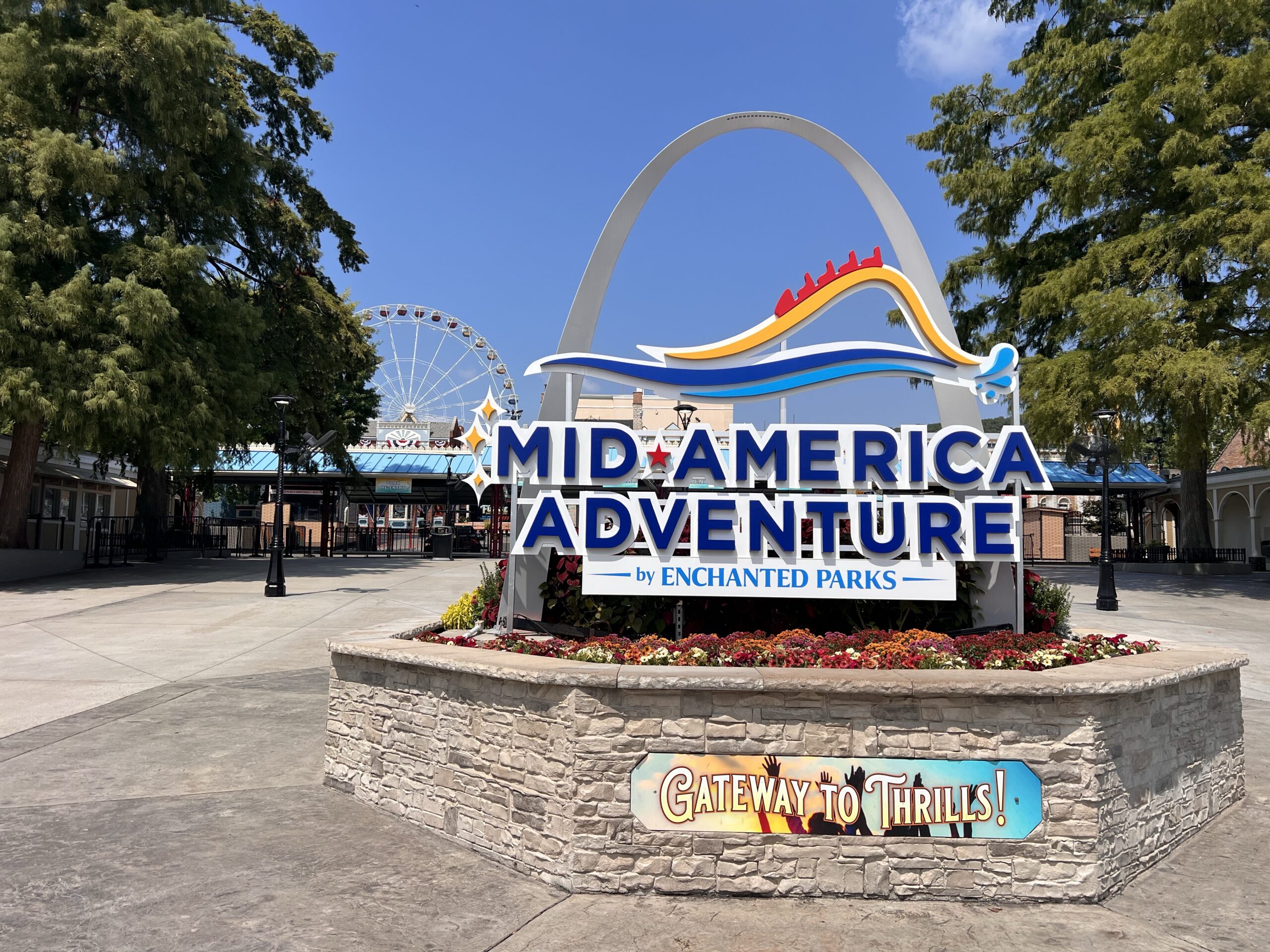 Mid America Adventure - Arch Monument Sign - Horizontal
